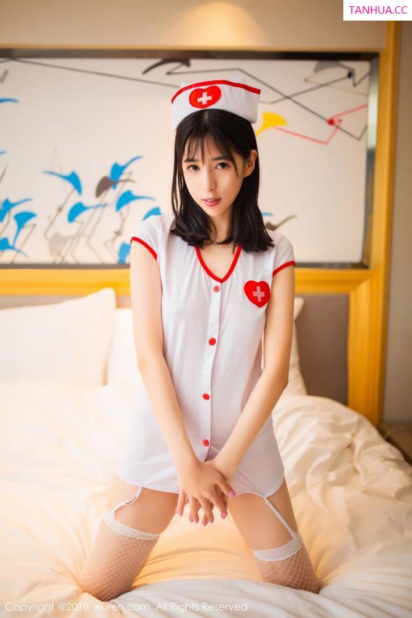 Ellie艾栗栗  温柔贴心护士艾栗栗 甜美清纯的粉色内衣第1张图片